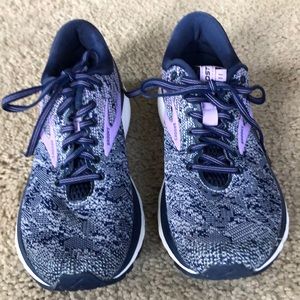 EUC Brooks Ghost 11 women’s size 6.5